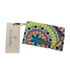 NWT Vera Bradley RFID Sunny Medallion Card Case